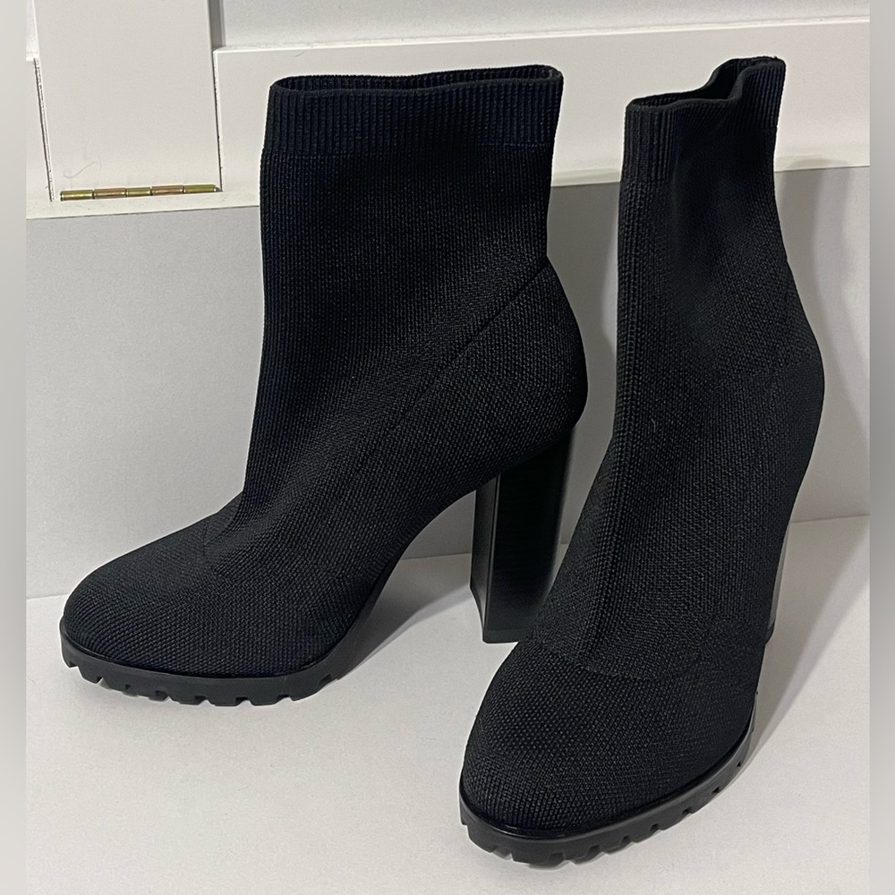 Chic Black Heeled Boots